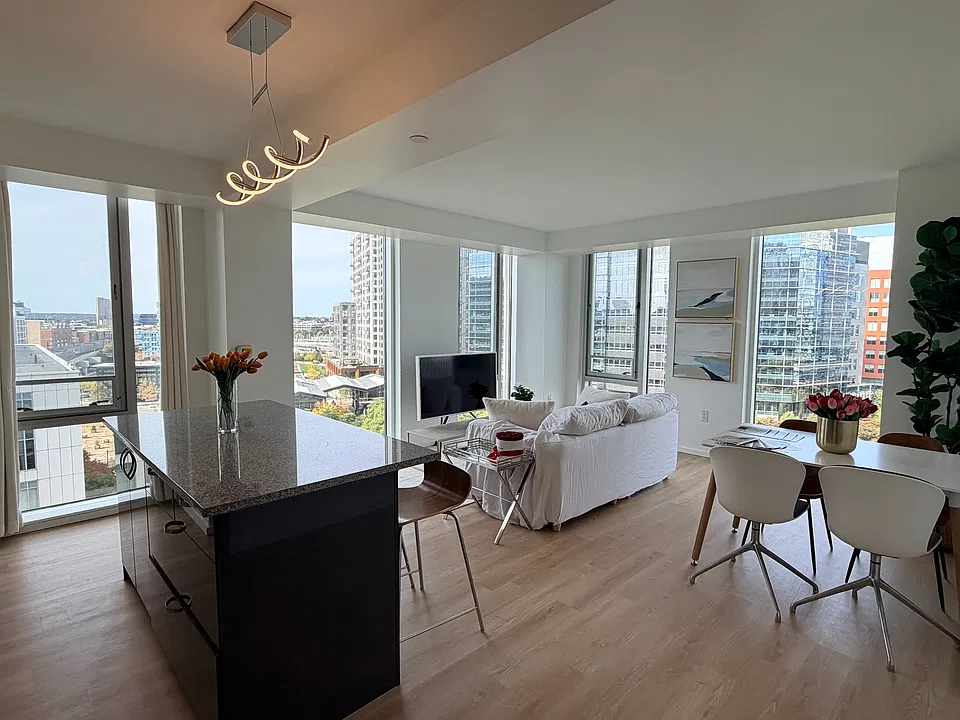2 Earhart St #1003