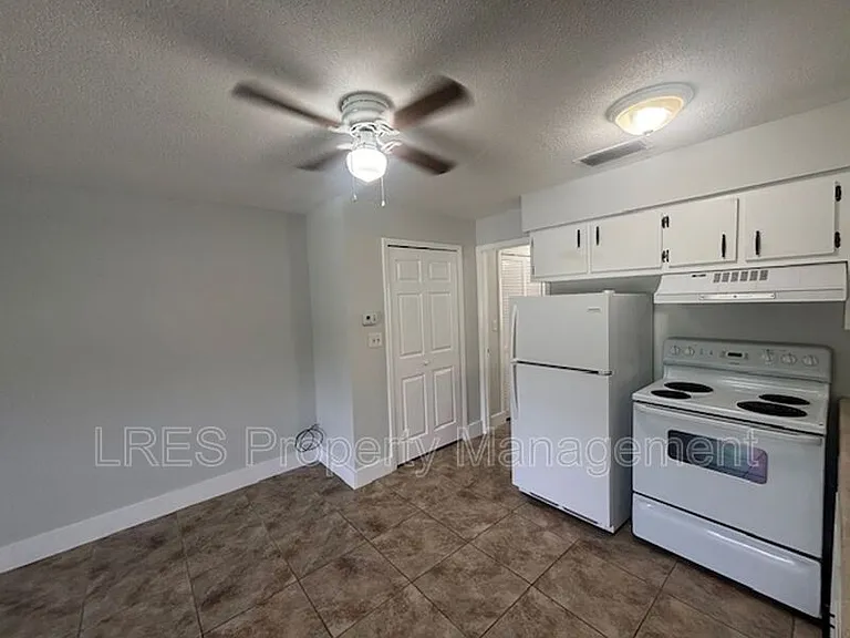 1031 Columbia Ave #K — Photo 9