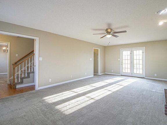 2nd image of 3417 E Henderson Way