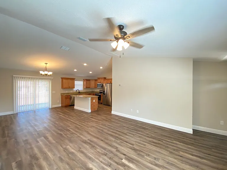 7 Bahia Pass Dr — Photo 4