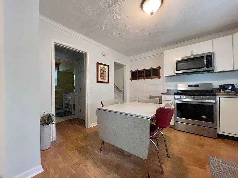 121 S Spruce St — Photo 6