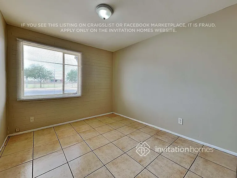 5611 N 65th Ave — Photo 16