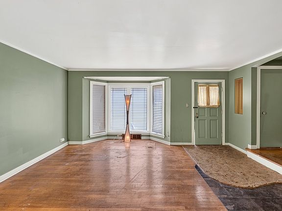 3rd image of 10742 S Longwood Dr