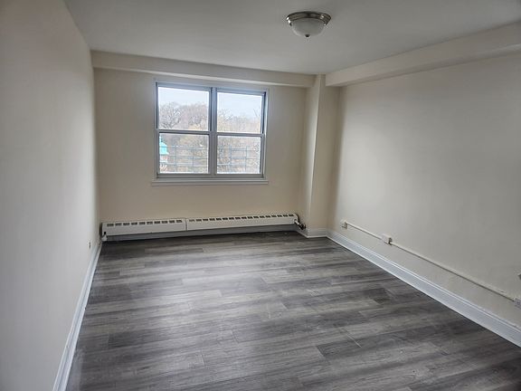 2nd image of 16605 Highland Ave APT 8Q