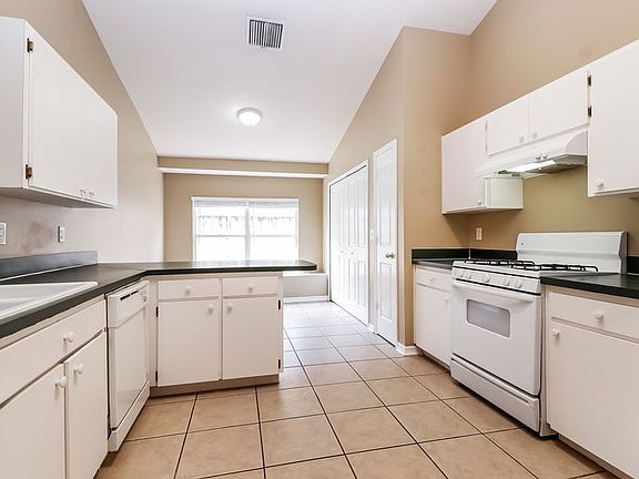 3rd image of 1759 Kirtley Dr
