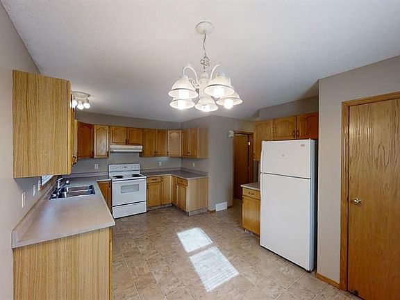3rd image of 9503 103rd Ave #C