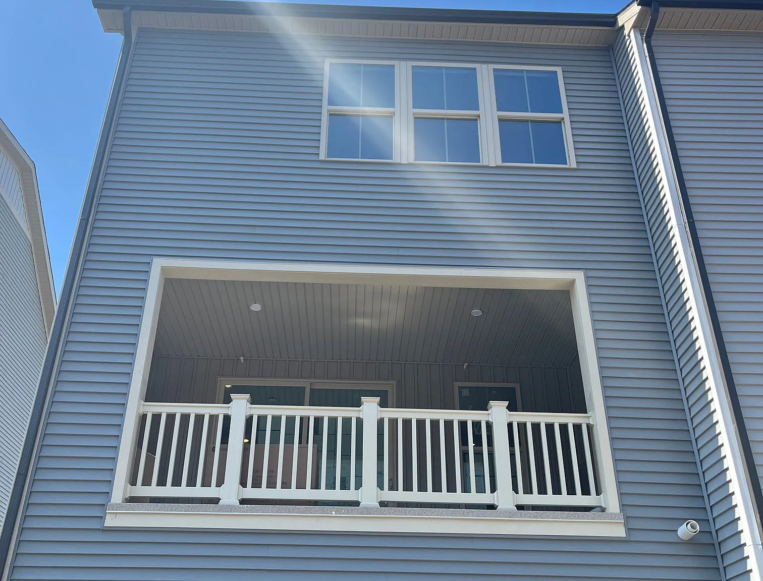 4 bed, 3.5 bath, 2227 sqft, $3,400 — Photo 2