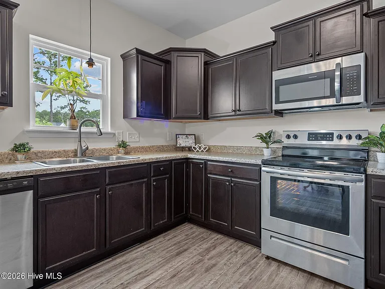 251 Breakwater Dr — Photo 21
