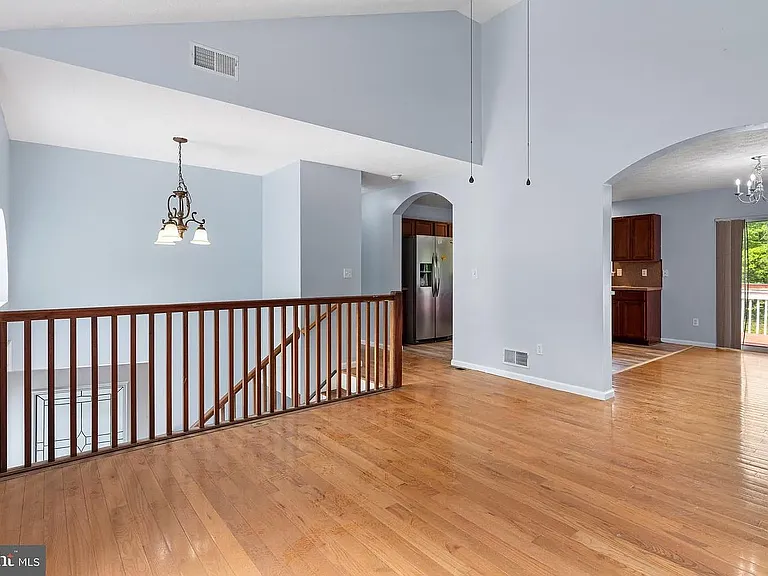 1019 Cricket Ln — Photo 34