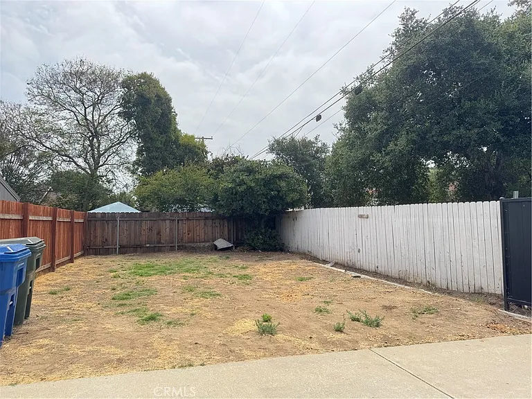 114 E Dexter St — Photo 26