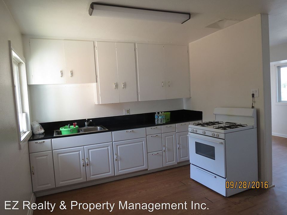 1st image of 212 S San Jacinto St APT A