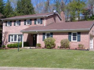 125 Oakmont Rd, Wheeling, WV 26003