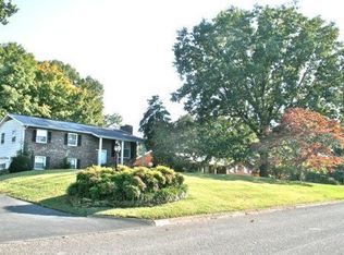 5709 Chesswood Dr, Knoxville, TN 37912