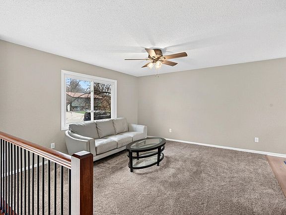 3rd image of 513 Meadowlark Ct NW