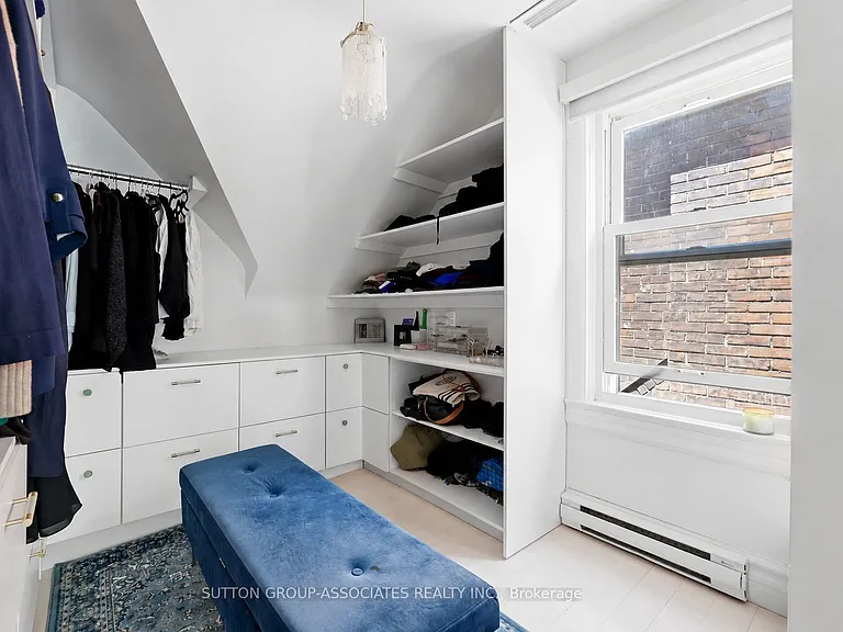 33 Albany Ave — Photo 38