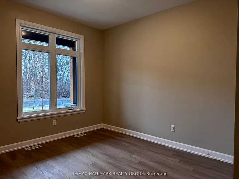 1485 Flanders Rd — Photo 16