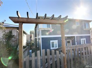 9044 17th Ave SW UNIT B, Seattle, WA 98106