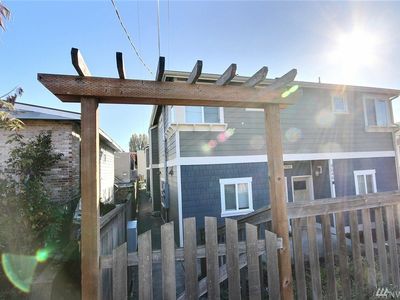 9044 17th Ave SW UNIT B, Seattle, WA, 98106