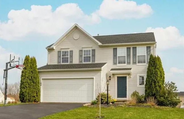 1st image of 64 Goldfinch Dr