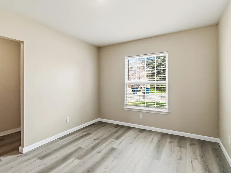 15027 Harbor Lndg — Photo 29
