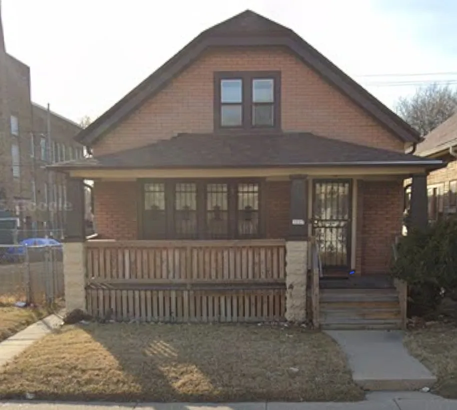 4 bed, 1.5 bath, 1118 sqft, $2,000 — Photo 1