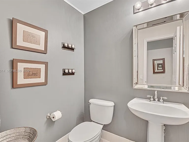 3711 Falcon Ridge Cir — Photo 32
