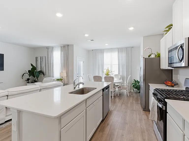 5026 Benelli Dr — Photo 8