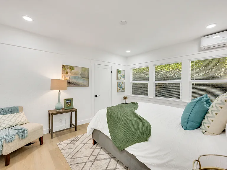 346 Molino Ave — Photo 30