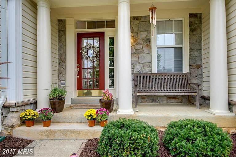 1st image of 7136 Hills Ln