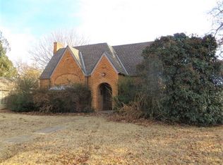 827 S 12th St, Chickasha, OK 73018
