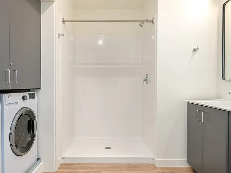 Steppe Apartments | One Bedroom Bathroom