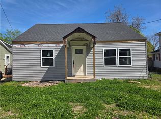 209 N 6th Ave, Mayodan, NC 27027