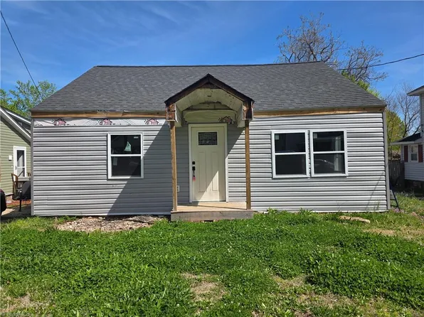 209 N 6th Ave, Mayodan, NC 27027