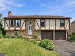 6055 Geneva Dr, East Petersburg, PA 17520