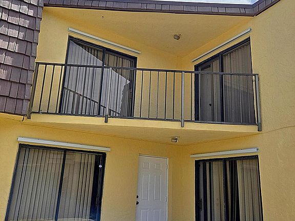 3rd image of 22 Springdale Circle