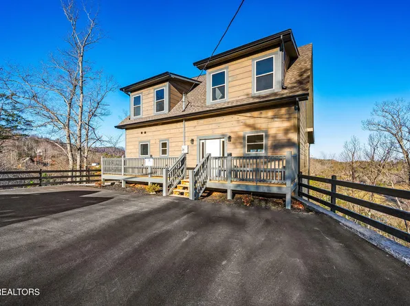 2350 Misty Shadows Dr, Sevierville, TN 37862