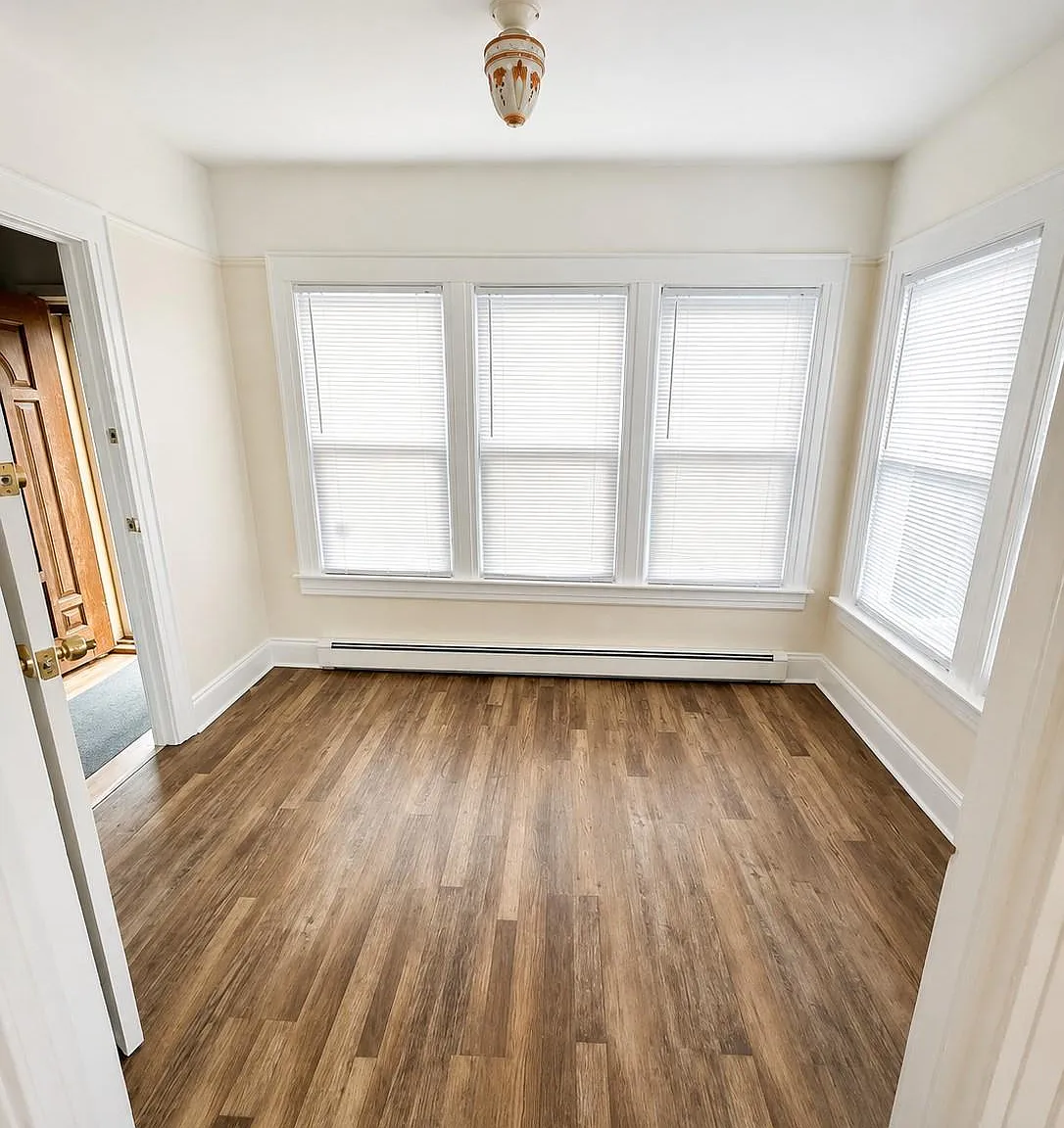 2 bed, 1.0 bath, 928 sqft, $3,000 — Photo 3