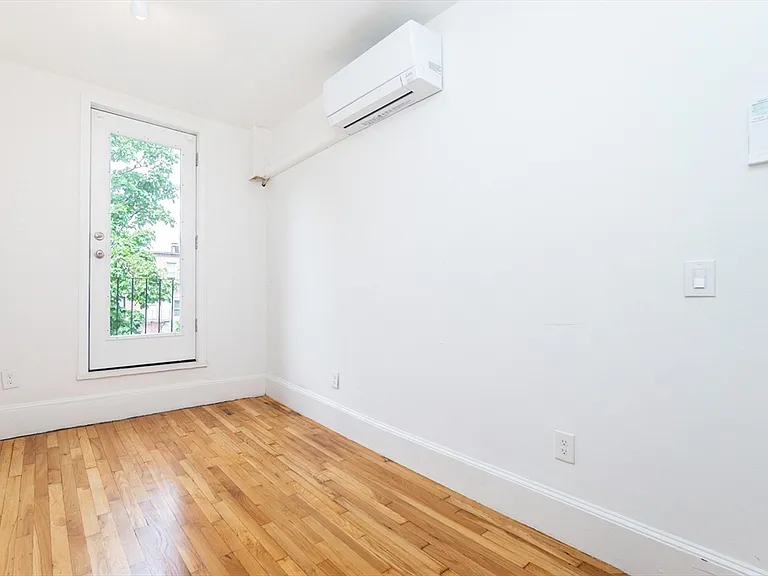 209 W Newton St #3 — Photo 19