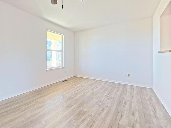 4th image of 3003 Rose Hill Street