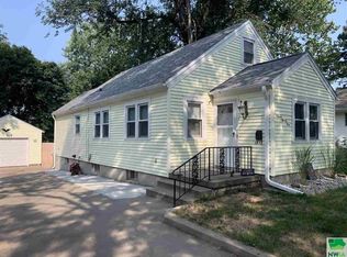1121 S Helen St, Sioux City, IA 51106