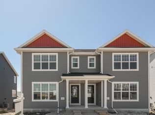 422 Crusader Point, Waunakee, WI 53597