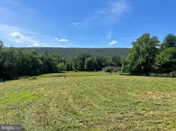2 Maple Ln, Mifflintown, PA 17059