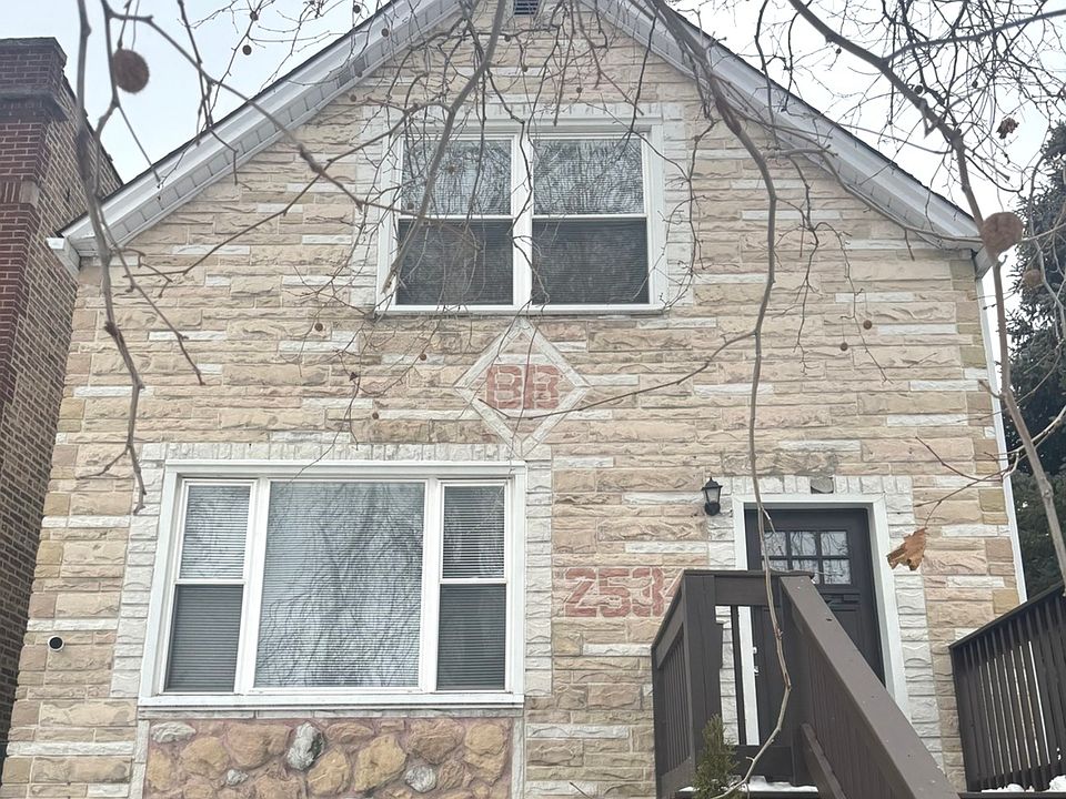 2nd image of 2534 N Luna Ave