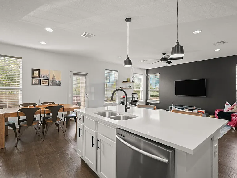 5160 N A W Grimes Blvd #125 — Photo 9