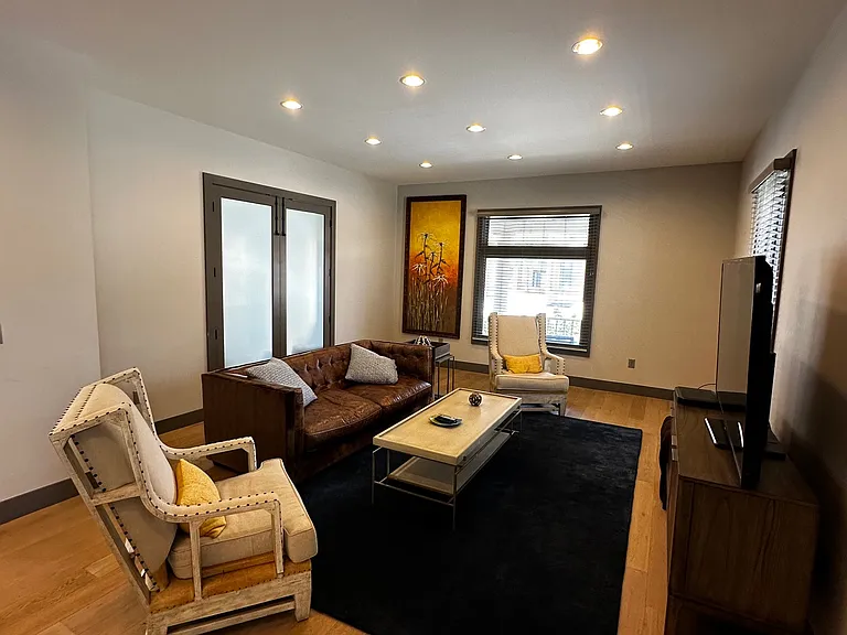 527 N. College Ave — Photo 5