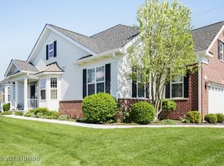 1039 Riviera Dr, Elgin, IL 60124