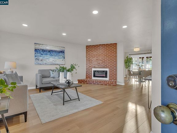 3rd image of 7472 Blue Fox Way