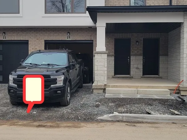 15 Alayche Trl, Welland, ON L3C 0J7