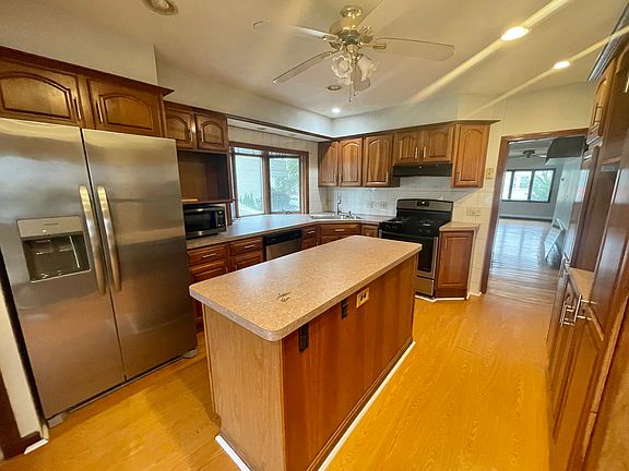 4th image of 103 Wright Ave #1