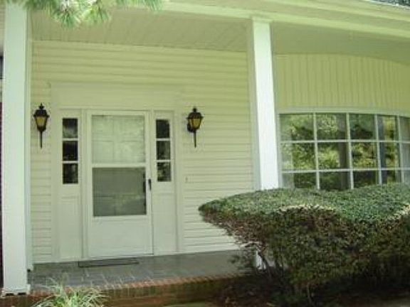 2nd image of 284 Mountain St